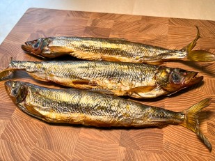 Колбаски ФОМА ЛУКИЧ (с сыром) (по 0,5кг): Корюшка х/к (крупная)